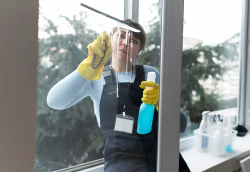 Nettoyage de vitres intérieures et extérieures à Edern